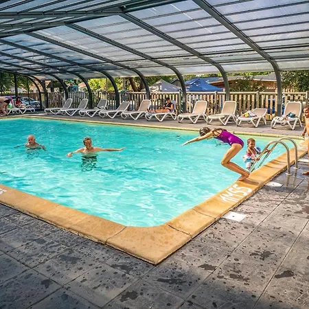 Camping Hourtin Station touristique *